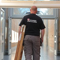 Dørautomatik service hos Bagger