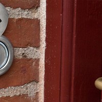 Mekanisk låsesystem til dør